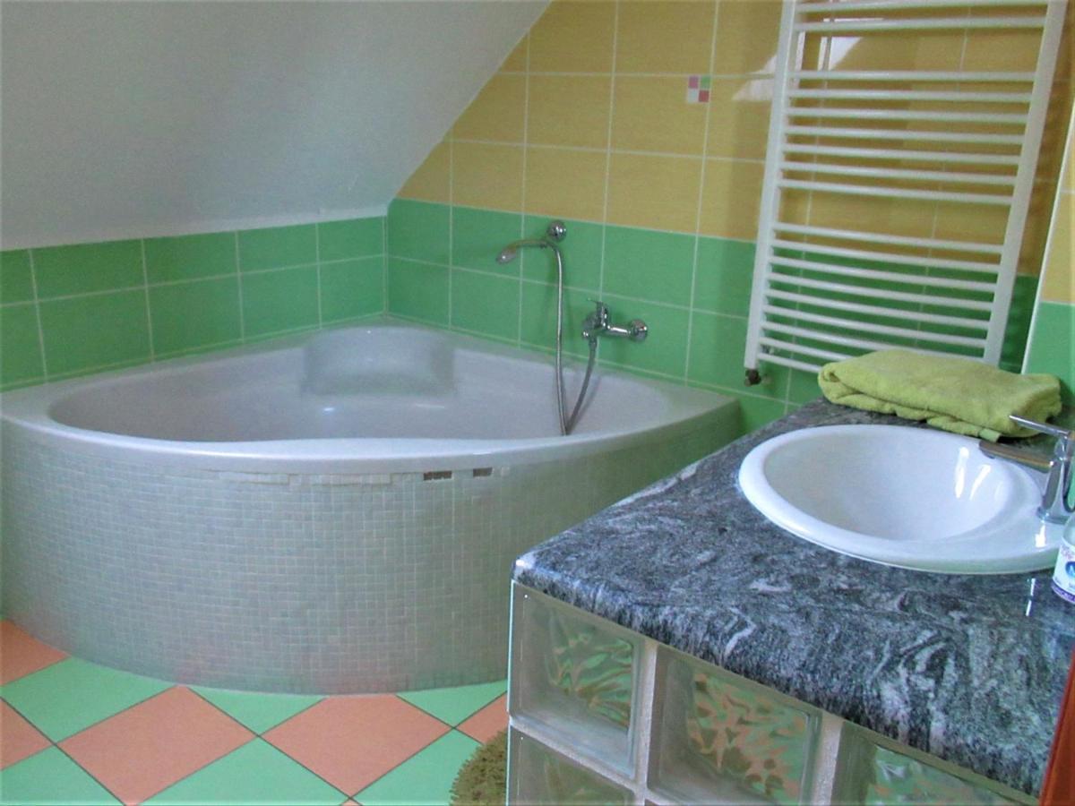 Menyhart Apartman Gyenesdiason 6 Fo Reszere エクステリア 写真